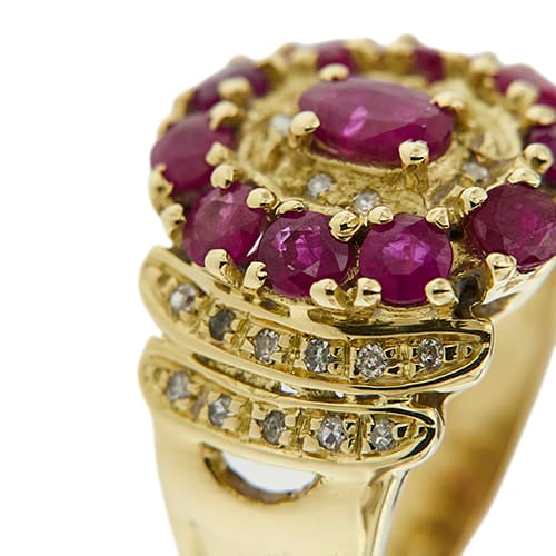 53 Bague bandeau en or jaune avec rubis et diamants 58 Facettes 41527
