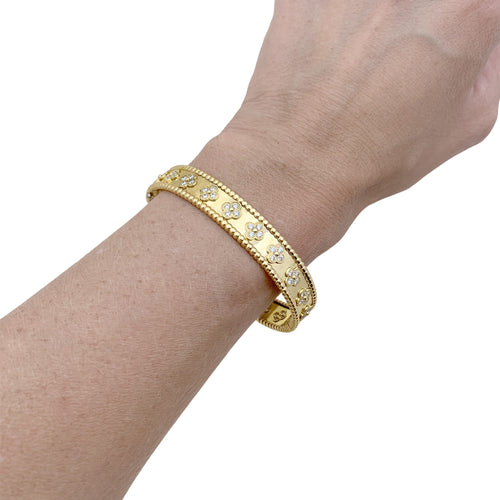 Van Cleef & Arpels Perlée Trèfles - Bracelet en or jaune et diamants 58 Facettes 35816