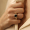 58 Bague en or jaune 18k, saphir de Thaïlande et diamants 58 Facettes FB11481