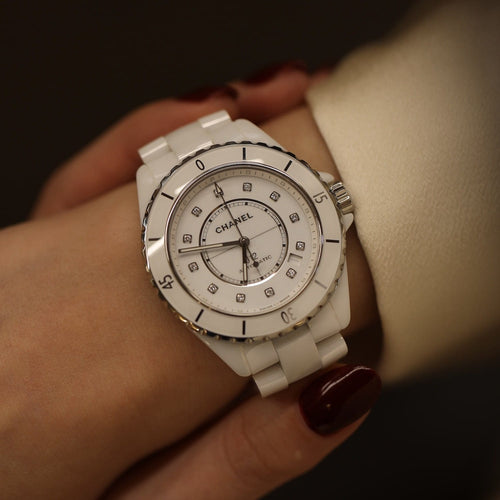 Chanel J12 - Montre 39 mm en céramique blanche et diamants 58 Facettes FB11542