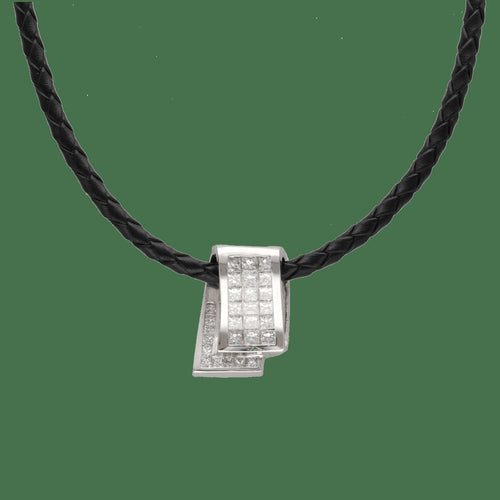 Pendentif en or gris 18k et diamants G-VS 58 Facettes FB11652