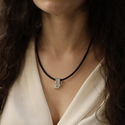 Pendentif en or gris 18k et diamants G-VS 58 Facettes FB11652