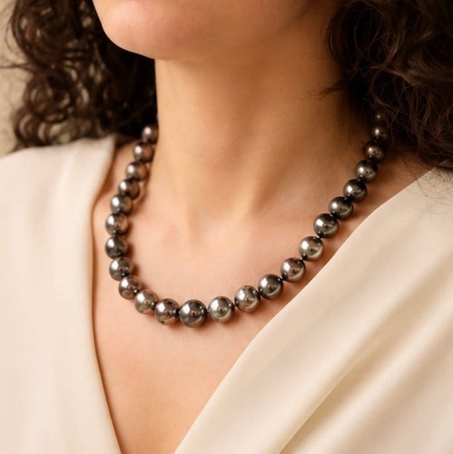 Tecla - Collier en perles grises des mers du Sud 58 Facettes FB11736