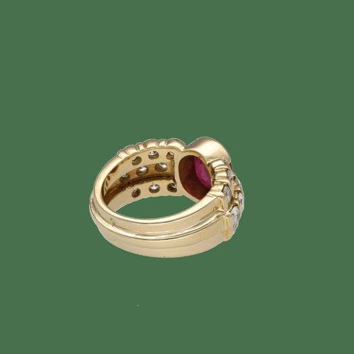 52 Bague en or jaune 18k, rubis et diamants 58 Facettes FB11838