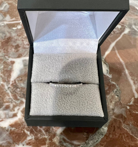 Bague 50.5 Alliance demi-tour diamants 0,23 carat en or gris 18 carats 58 Facettes BD69
