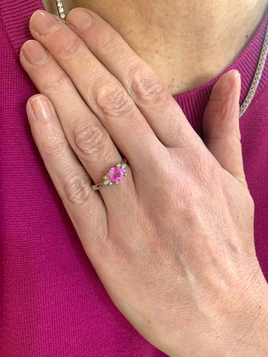 Bague 53 Bague saphir rose et diamants en or gris 18 carats 58 Facettes BSR68