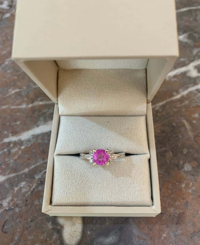 Bague 53 Bague saphir rose et diamants en or gris 18 carats 58 Facettes BSR68