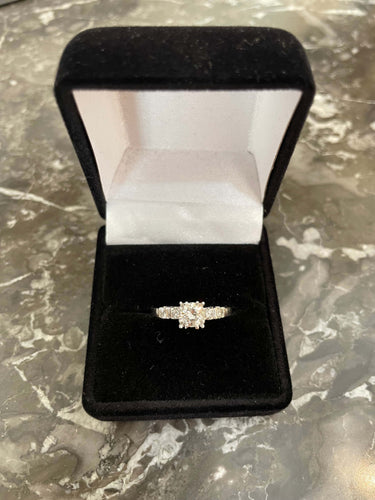 Bague 50 Bague solitaire diamants 0,55 ct en or gris 14 carats 58 Facettes BD169