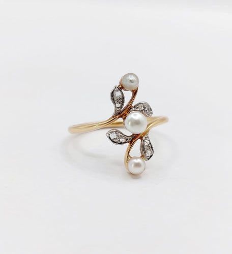 51 Bague fleur Art nouveau en or 18k, platine, perles et diamants 58 Facettes A07565