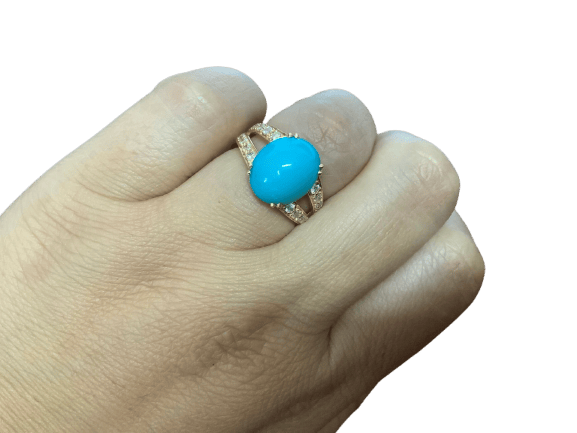 Bague en or jaune 18 carats, turquoise Sleeping Beauty et diamants