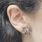 Boucles d'oreilles fleurs en or blanc, nacre et saphirs 58 Facettes T290PI132