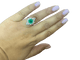 54 Bague colombienne en or blanc, émeraude et diamants 58 Facettes BA 457