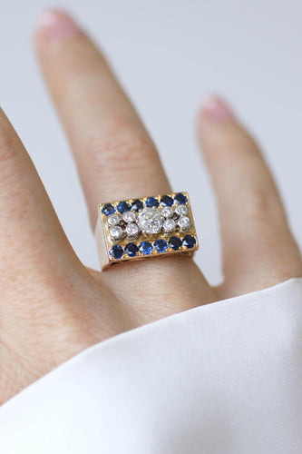 53 Tank - Bague en or rose, platine, diamant coussin et saphirs 58 Facettes