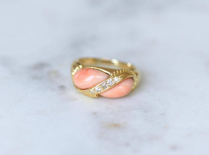 53 Jean & Pierre Bellin - Bague Toi et Moi en or jaune, corail et diamants 58 Facettes