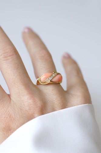 53 Jean & Pierre Bellin - Bague Toi et Moi en or jaune, corail et diamants 58 Facettes