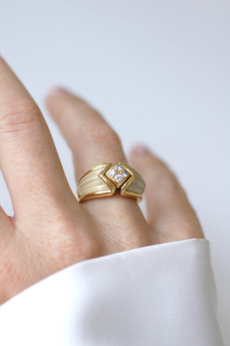 53 Boucheron - Bague en or jaune, diamants et cristal de roche 58 Facettes