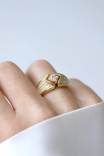53 Boucheron - Bague en or jaune, diamants et cristal de roche 58 Facettes