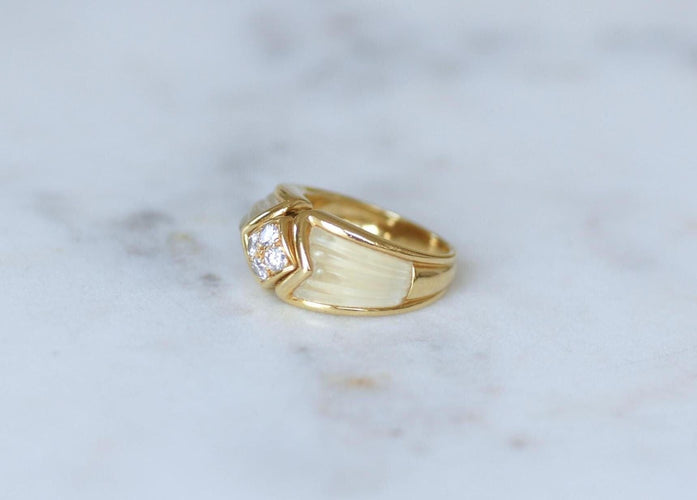 53 Boucheron - Bague en or jaune, diamants et cristal de roche 58 Facettes