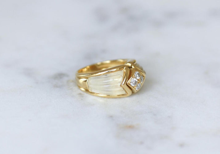 53 Boucheron - Bague en or jaune, diamants et cristal de roche 58 Facettes