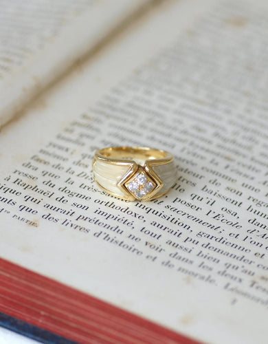 53 Boucheron - Bague en or jaune, diamants et cristal de roche 58 Facettes