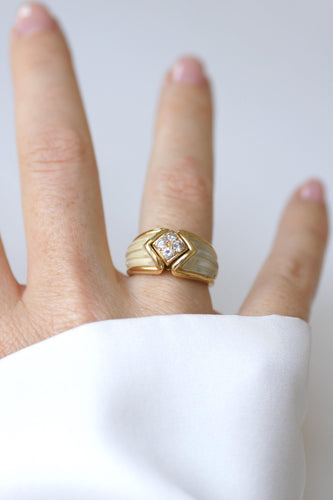 53 Boucheron - Bague en or jaune, diamants et cristal de roche 58 Facettes