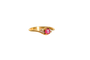 Bague volutes en or jaune, rubis et diamants