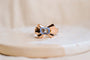55 Bague nœud en or jaune et verre bleu ciel 58 Facettes Ref2954