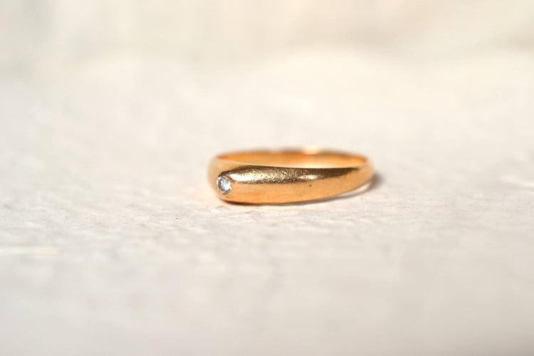 57 Bague jonc en or jaune et diamant 58 Facettes 3569