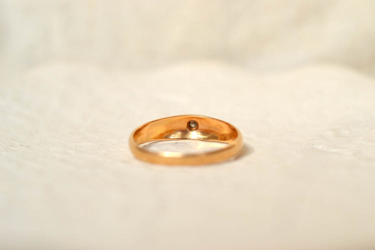 57 Bague jonc en or jaune et diamant 58 Facettes 3569
