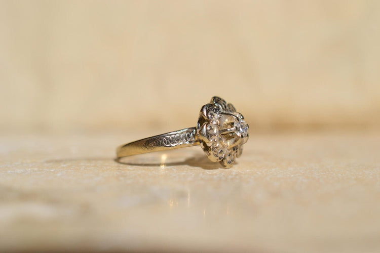 Bague 52 Bague fleur en or blanc 18 carats avec oxyde 58 Facettes 3555