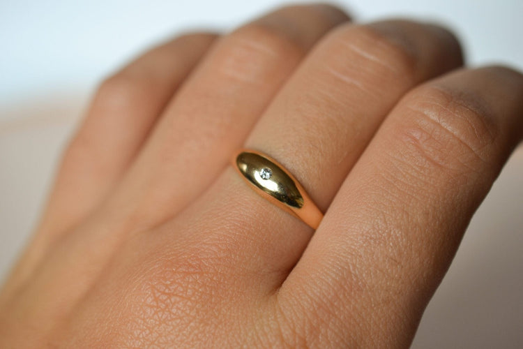 56 Jonc anglais - Bague en or jaune et diamant 58 Facettes 3595
