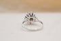 58 Bague florale en or blanc et diamants 58 Facettes 3684