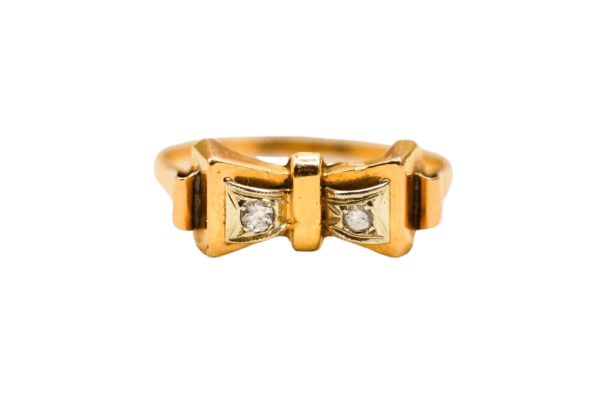 Bague 54 Bague nœud en or jaune 18 carats sertie d’oxyde 58 Facettes 3803