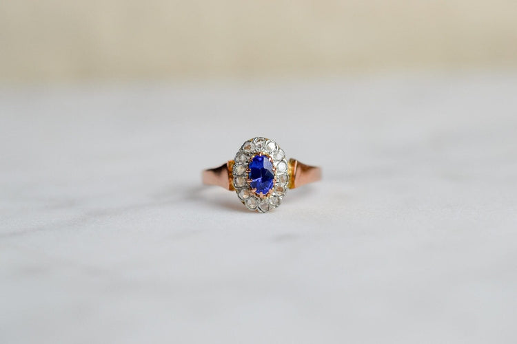 55 Marguerite - Bague en or rose, doublet grenat-verre et diamants 58 Facettes 3655