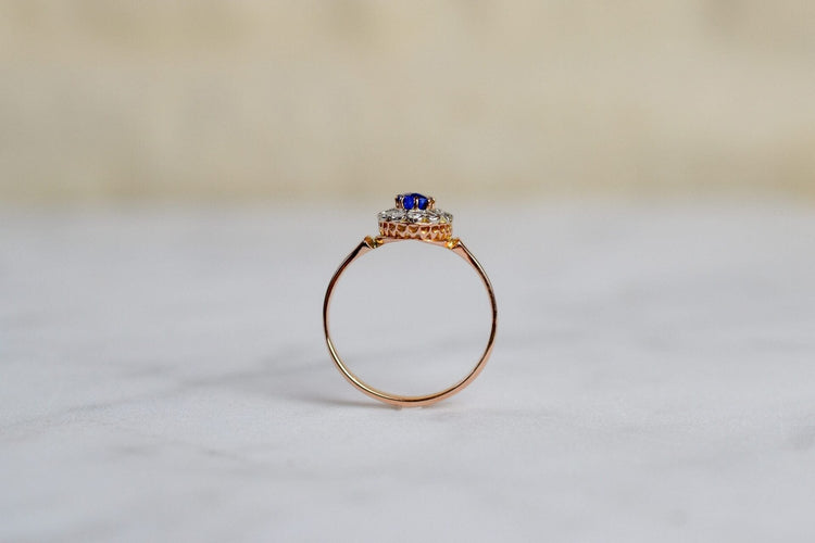 55 Marguerite - Bague en or rose, doublet grenat-verre et diamants 58 Facettes 3655