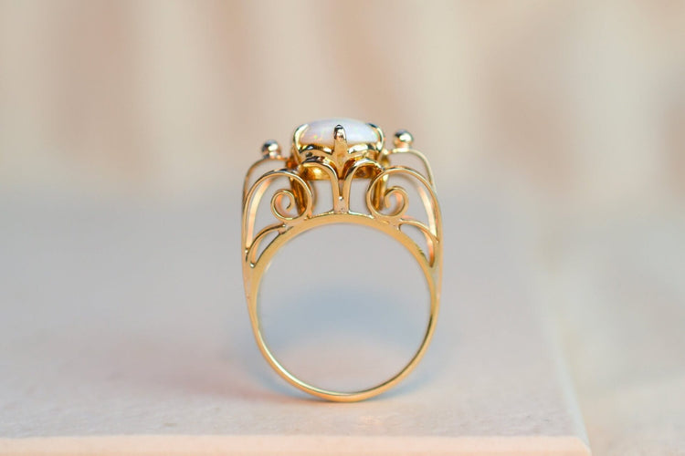 51 Bague opale cabochon en or jaune 58 Facettes 3763