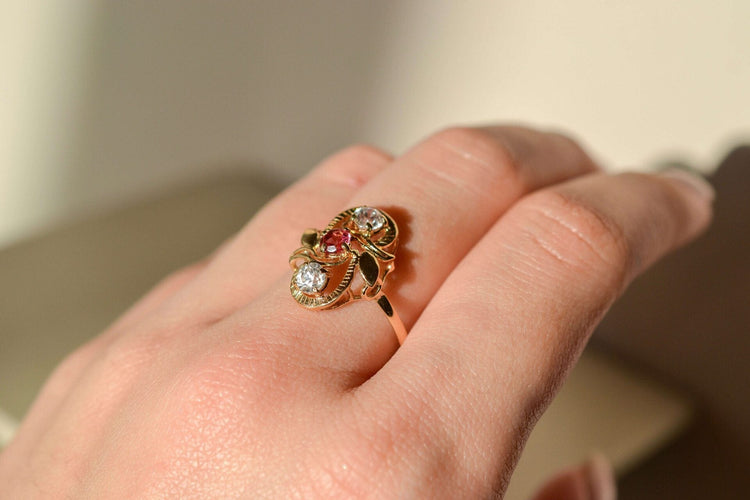Bague 60 Bague Art nouveau en or jaune 18 carats et verre rose 58 Facettes 3780