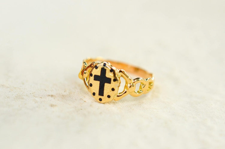 48 Bague de sentiment Croix latine en or jaune et émail 58 Facettes 3912