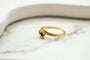 53 Bague Toi et Moi en or jaune avec saphir et émeraude 58 Facettes 3809