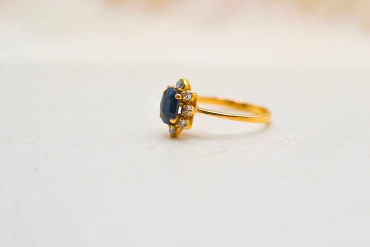 https://cdn.shopify.com/s/files/1/0963/7950/2920/files/marguerite-or-jaune_5a80d43d-8a11-411c-bfbc-34fbe687922e.jpg?v=1779985379