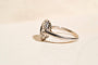 51 Bague fleur en or blanc 18 carats, saphir et diamants 58 Facettes 4031