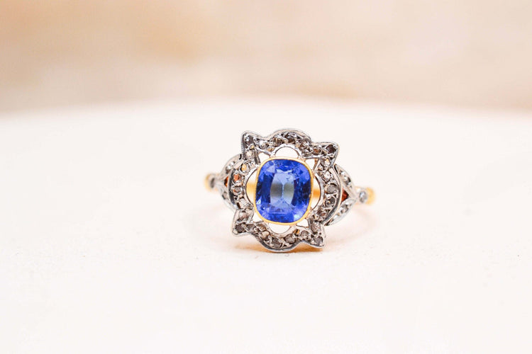 54 Bague polylobée en or jaune et blanc, doublet grenat et diamants 58 Facettes 4067