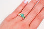 54 Bague cocktail en or jaune, émeraudes et diamants 58 Facettes 4052