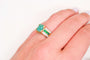 54 Bague cocktail en or jaune, émeraudes et diamants 58 Facettes 4052