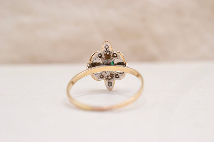 https://cdn.shopify.com/s/files/1/0963/7950/2920/files/bague-vintage-art-deco_a2acd3a8-1865-4158-a1a3-a8beadbb5086.jpg?v=1781856961
