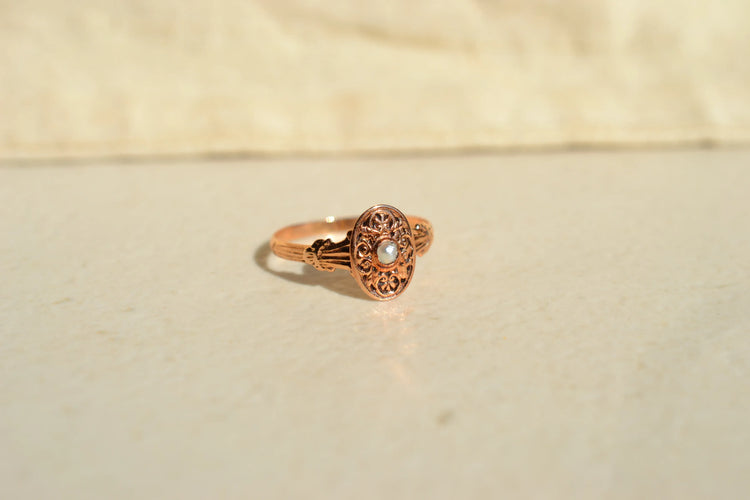 53 Bague victorienne en or rose et perle fine 58 Facettes 4080