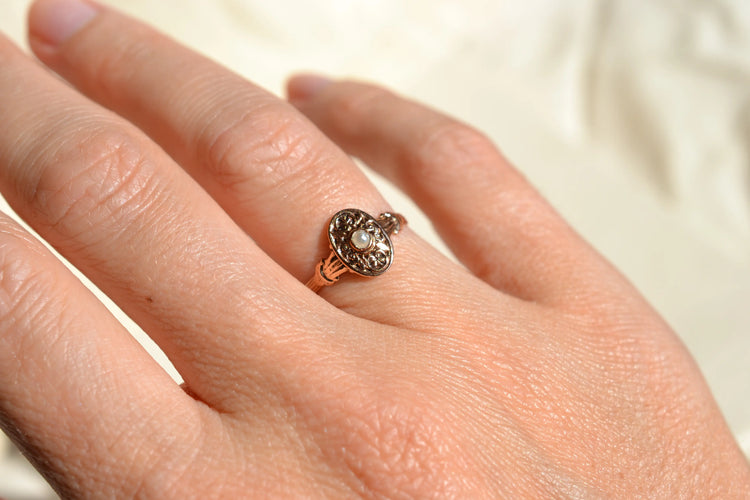 53 Bague victorienne en or rose et perle fine 58 Facettes 4080
