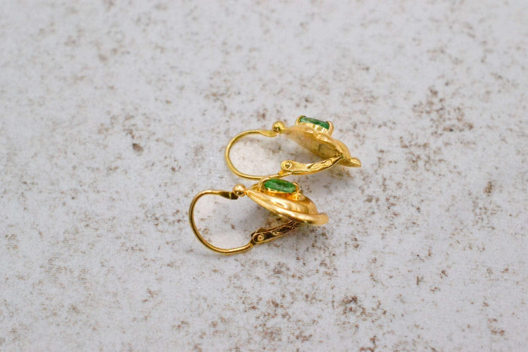 https://cdn.shopify.com/s/files/1/0963/7950/2920/files/dormeuses-emeraude-marquise_d5e11983-13aa-46b6-a3c1-1eb10b32696d.jpg?v=1779384073
