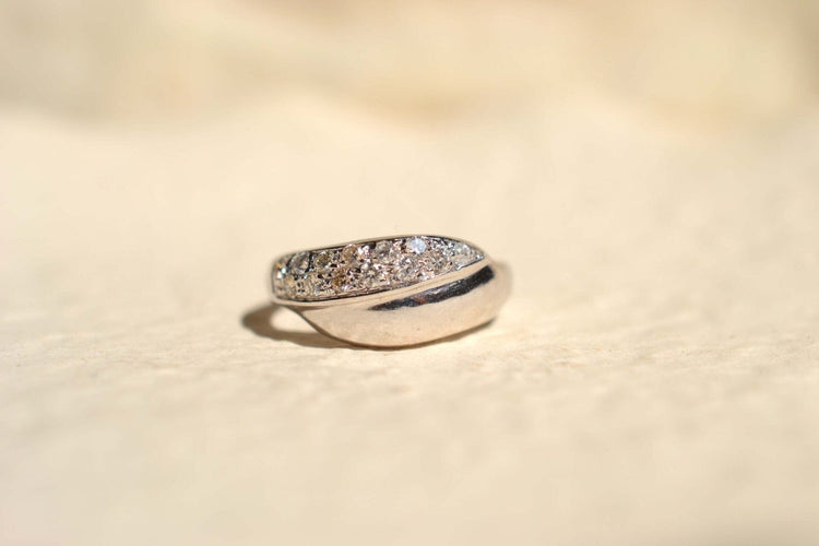 51 Bague liens croisés en or rhodié et diamants 58 Facettes Ref517