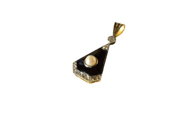 Pendentif poire en or jaune, platine, onyx, perle et diamants